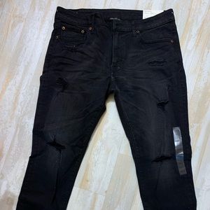 NWT Men’s Black Distressed American Eagle Jeans